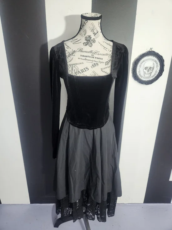 Blu Pepper Black Velvet Long-Sleeve Square Neck Top - Picture 2 of 8